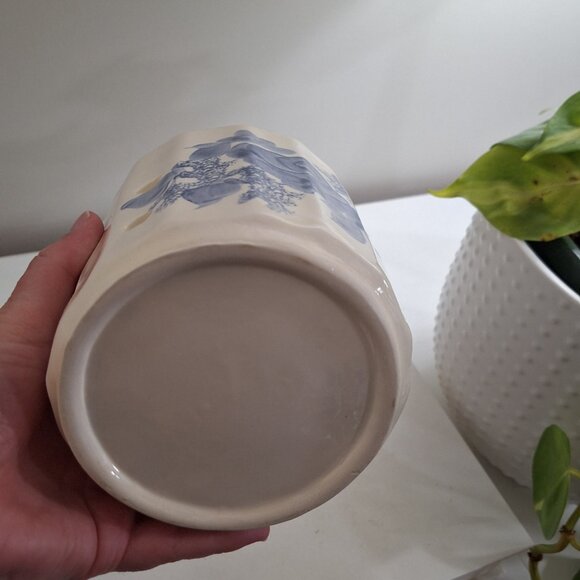 Vintage blue and white  Pottery Candle Holder Tealight or 3 wick - Picture 3 of 4